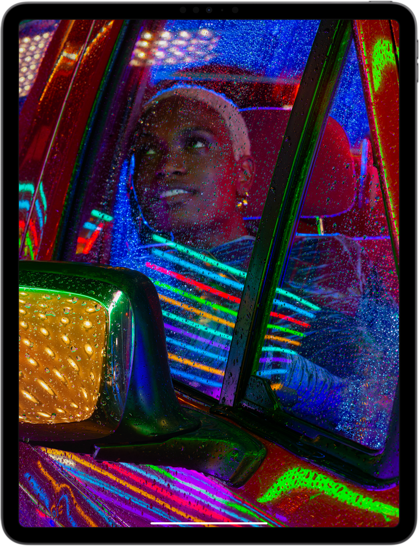 12,9-inčni zaslon Liquid Retina XDR na iPadu Pro na kojem se preko cijelog zaslona prikazuje fotografija.